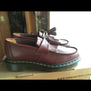 dr martens adrian smooth cherry red
